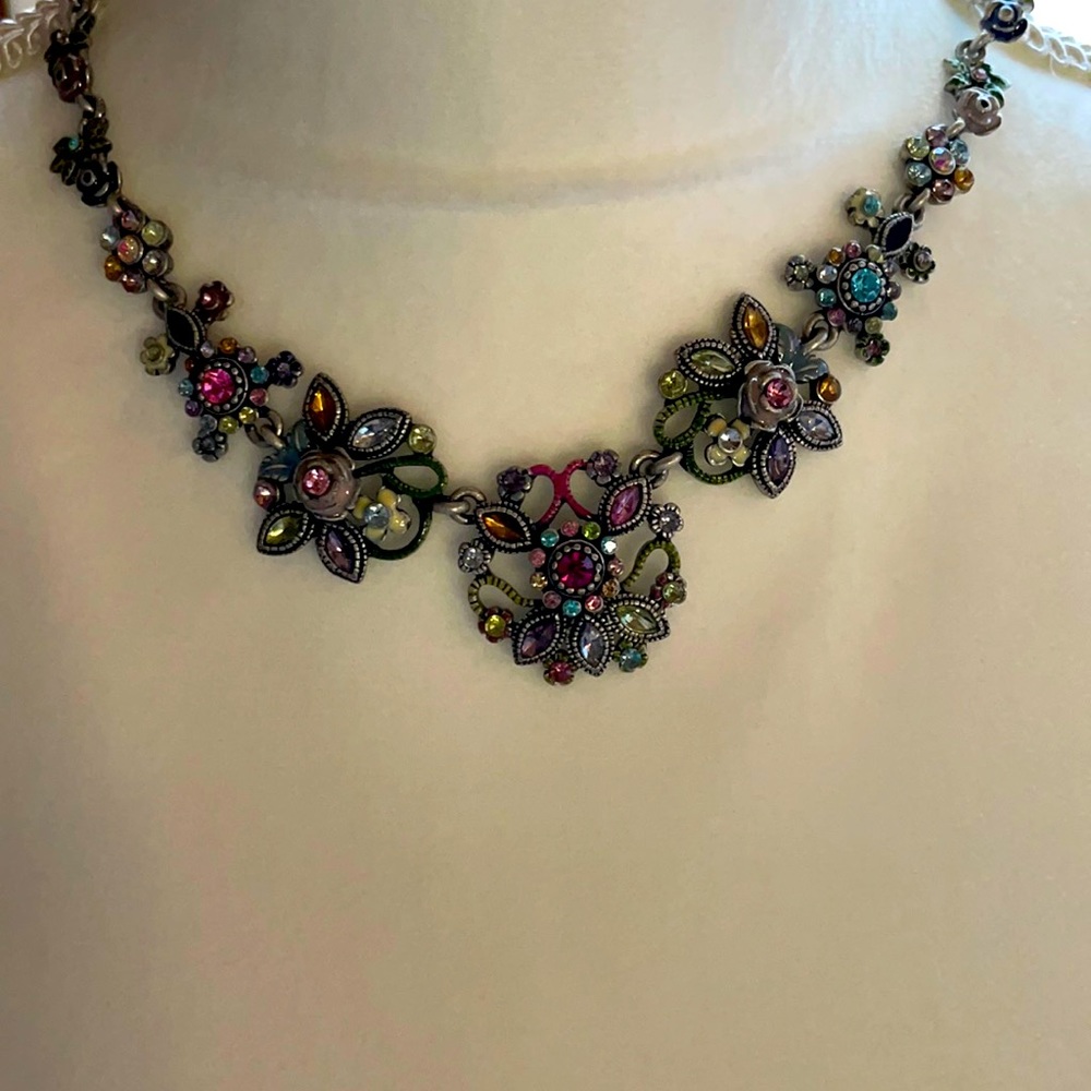 Sparkling flower garden necklace